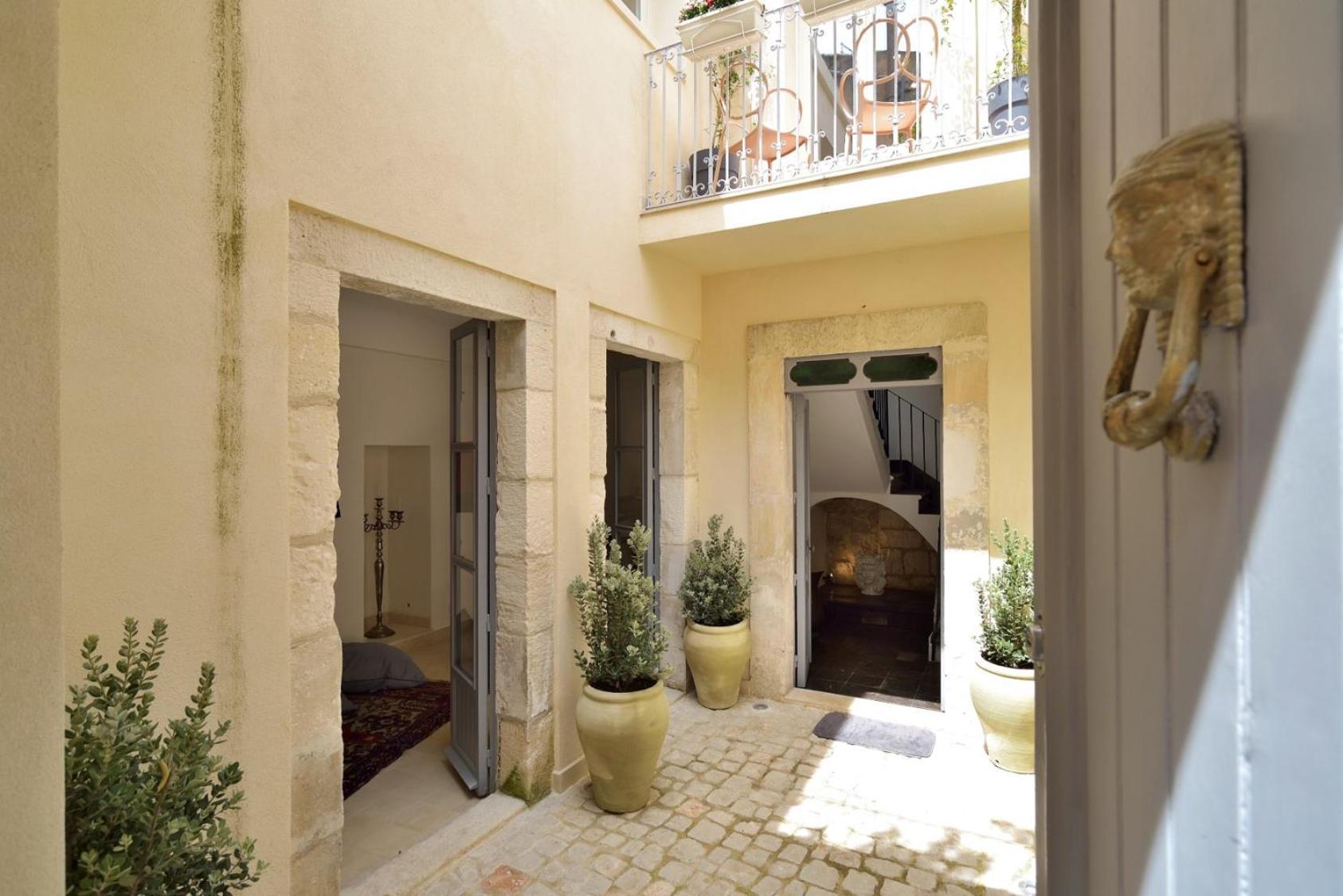Domus Sbircio Modica Apartment ภายนอก รูปภาพ